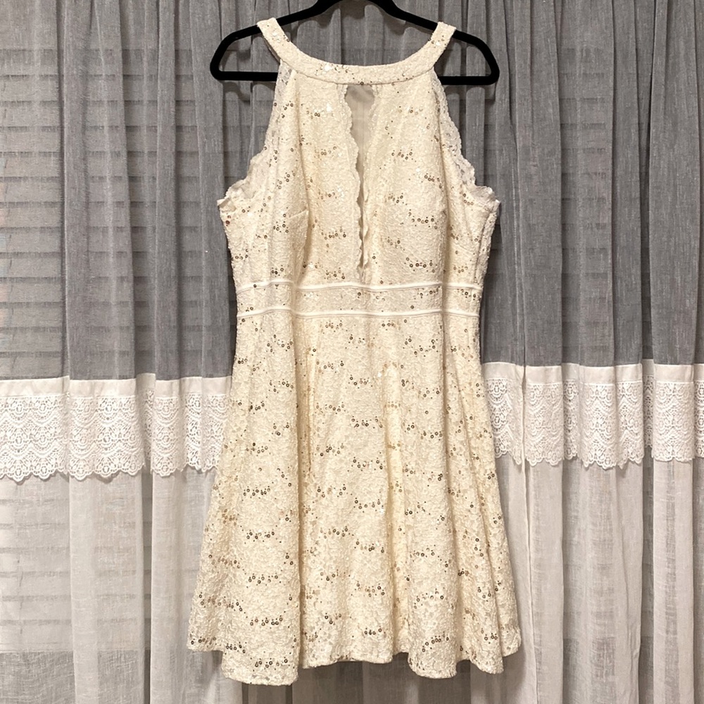 XXL Ivory/Gold Lace dress
